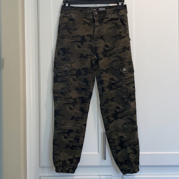 Fashionnova Camo Joggers Unisex Size M - Picture 6 of 16